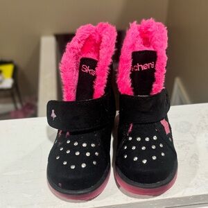 Skechers Twinkle Toes Black with Hot Pink Faux Fur & Stud Accents Kids Boots NEW